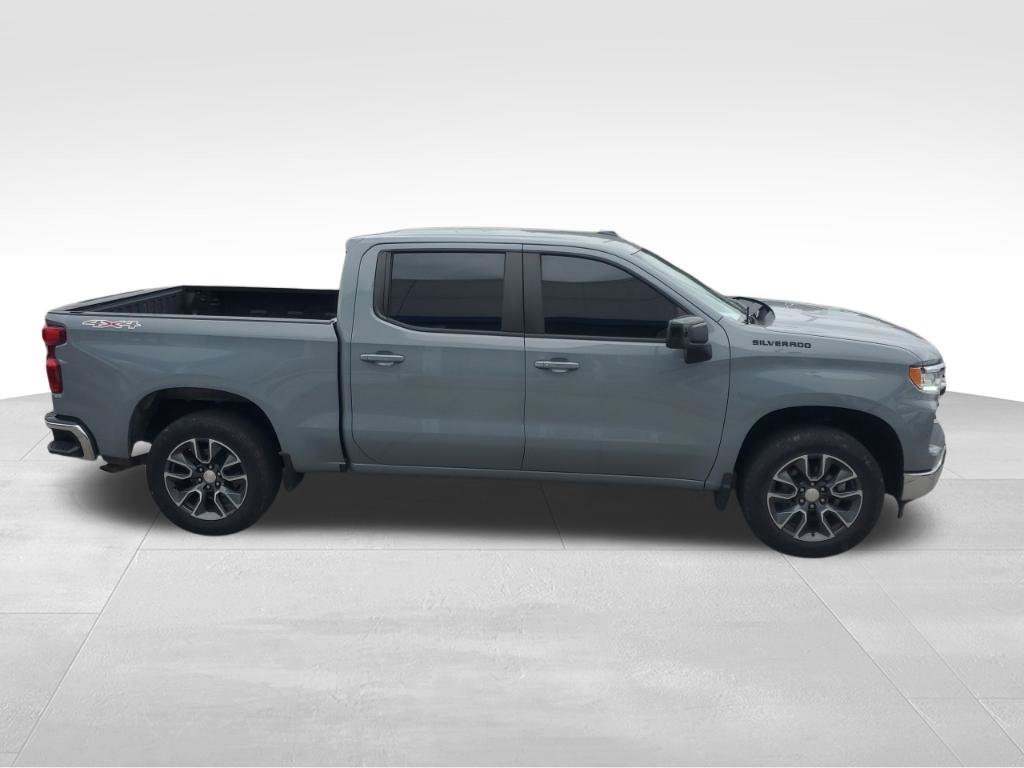 Used 2024 Chevrolet Silverado 1500 LT AWD/4WD image 9