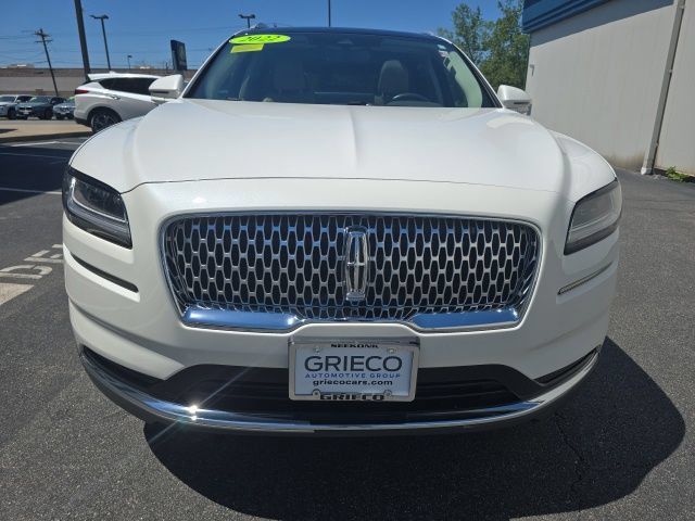 Used 2022 Lincoln Nautilus Reserve AWD/4WD image 2