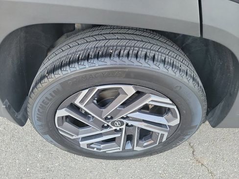 Used 2025 Hyundai Tucson Limited image 11