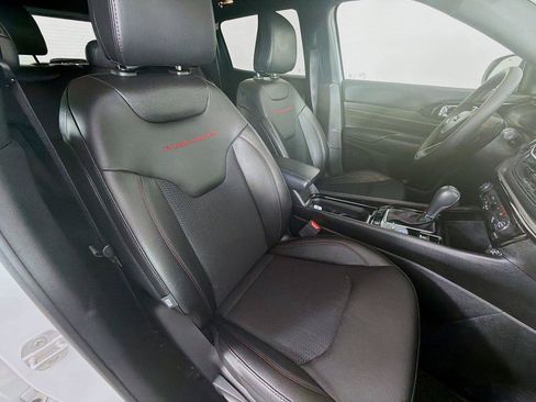 Used 2025 Jeep Compass Trailhawk AWD/4WD image 28