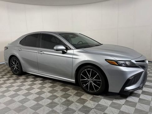 Used 2021 Toyota Camry SE AWD/4WD image 10