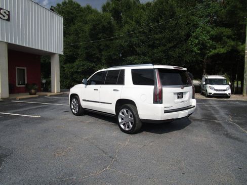 Used 2018 Cadillac Escalade Premium Luxury AWD/4WD image 2