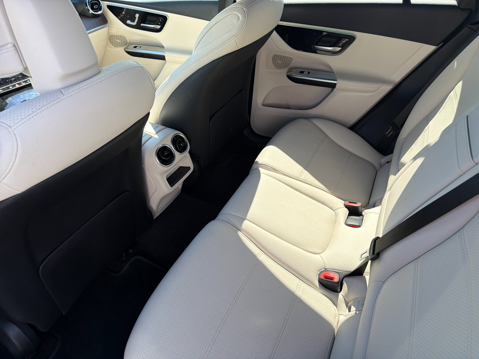Certified 2026 Mercedes-Benz GLC 300 image 9