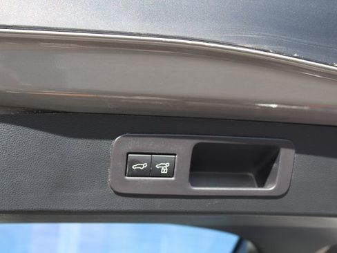 Used 2024 Lexus LX 600 4WD w/ Luxury Package image 12