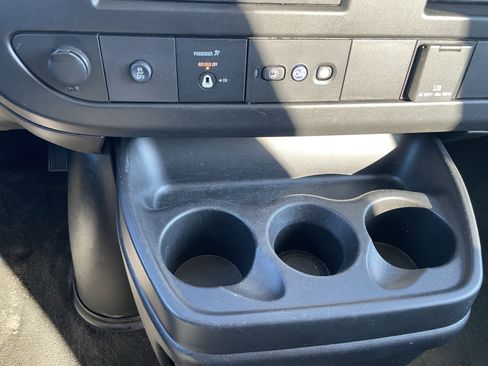 Used 2018 Chevrolet Express 2500 LT w/ LT Preferred Equipment Group image 24