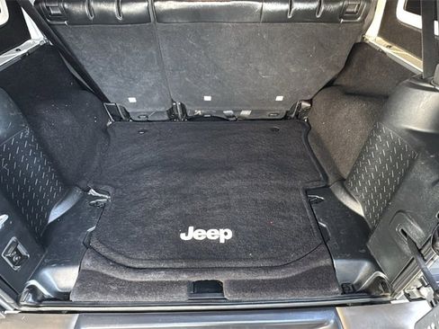 Used 2016 Jeep Wrangler Unlimited Sahara image 24