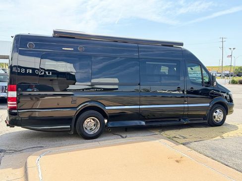 Used 2015 Mercedes-Benz Sprinter 3500 image 4