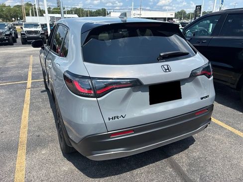 Used 2024 Honda HR-V Sport image 4
