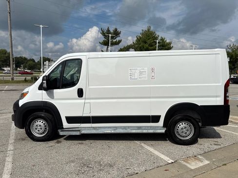 Used 2025 RAM ProMaster 2500 w/ U-Haul Equipment Group FWD image 9