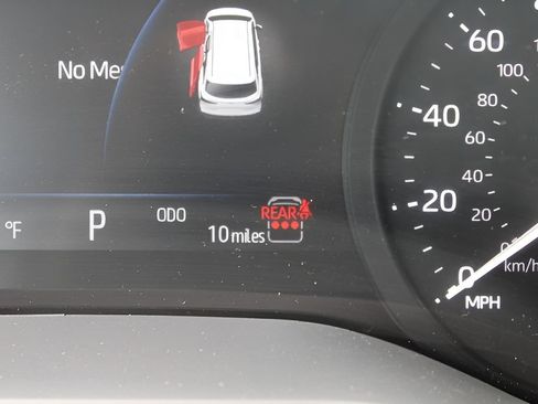 Used 2026 Toyota Sienna LE FWD image 12