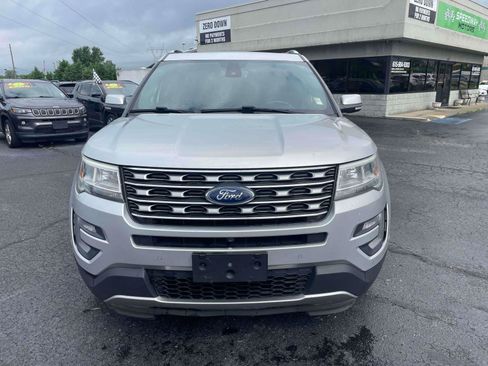 Used 2017 Ford Explorer Limited w/ Equipment Group 301A FWD image 2