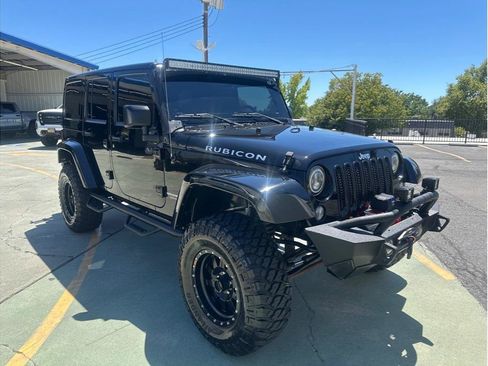 Used 2016 Jeep Wrangler Unlimited Rubicon w/ Connectivity Group AWD/4WD image 5