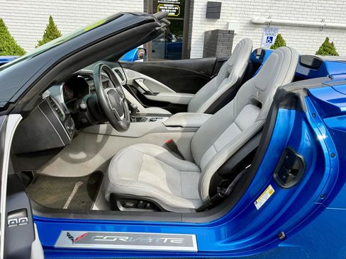 Used 2014 Chevrolet Corvette Stingray Convertible w/ 3LT Preferred Equipment Group RWD image 27