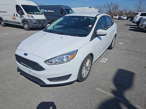 Used 2018 Ford Focus SE image 3