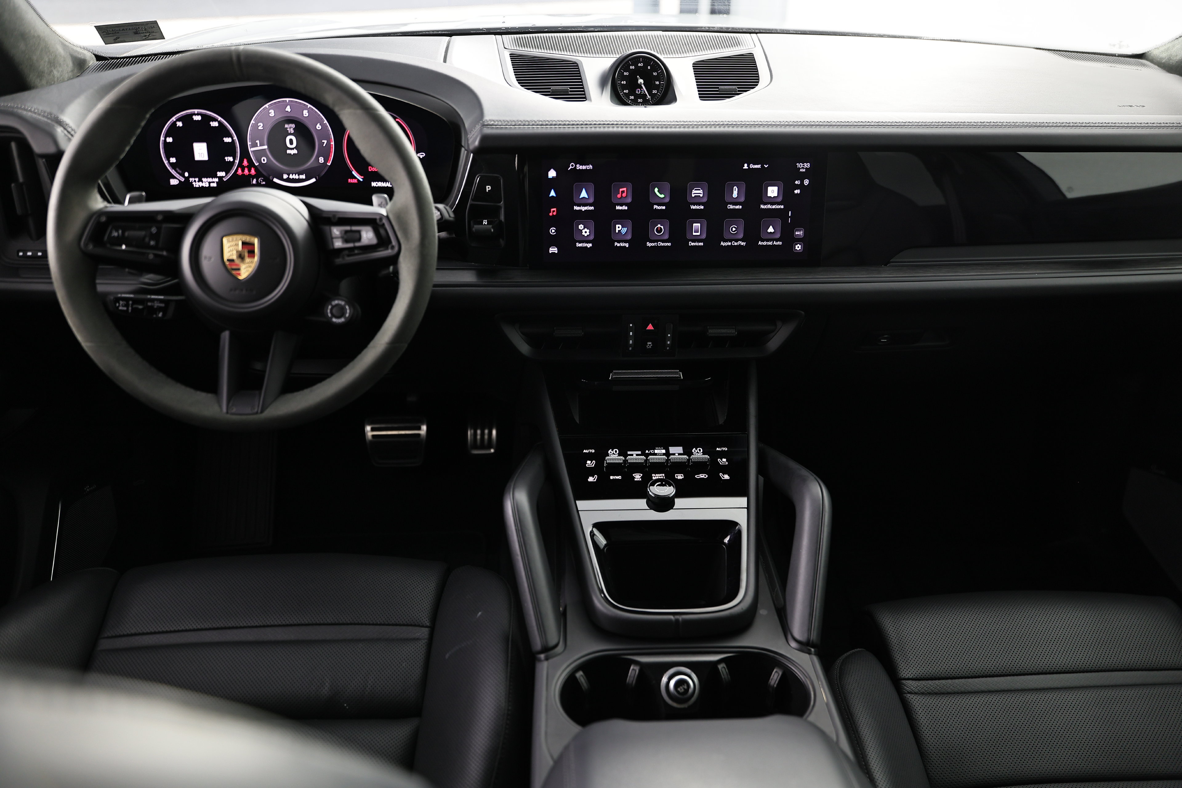 Certified 2025 Porsche Cayenne GTS AWD/4WD image 29