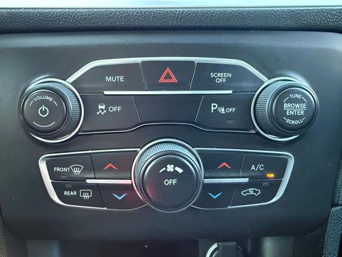 Used 2022 Dodge Charger SXT image 20