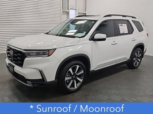 Used 2025 Honda Pilot Touring image 5