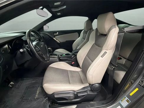 Used 2015 Hyundai Genesis 3.8 RWD image 19