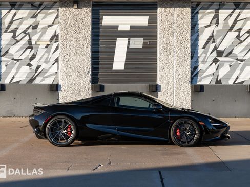 Used 2024 McLaren 750S Spider image 18