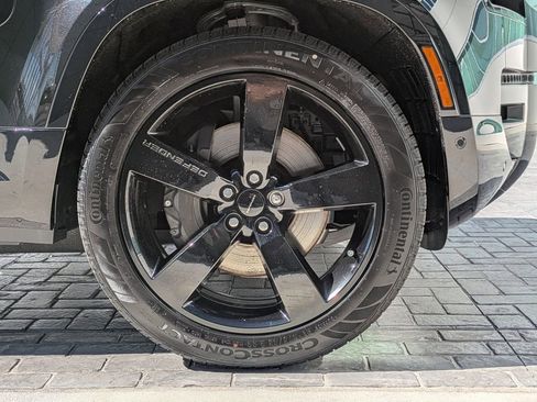 New 2026 Land Rover Defender 110 X-Dynamic SE image 12