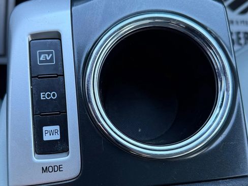 Used 2013 Toyota Prius V Five image 9