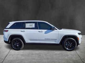 New 2026 Jeep Grand Cherokee Altitude AWD/4WD video 3
