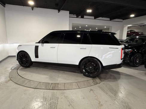 Used 2024 Land Rover Range Rover Long Wheelbase SE image 15