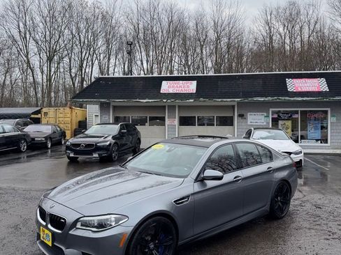Used 2014 BMW M5 Base image 1