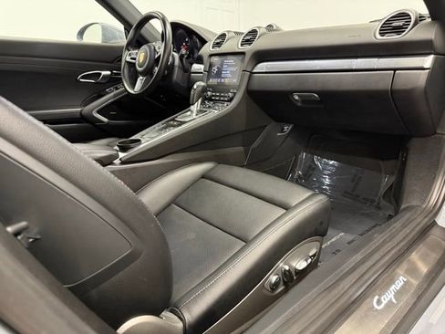 Used 2024 Porsche 718 Cayman image 32