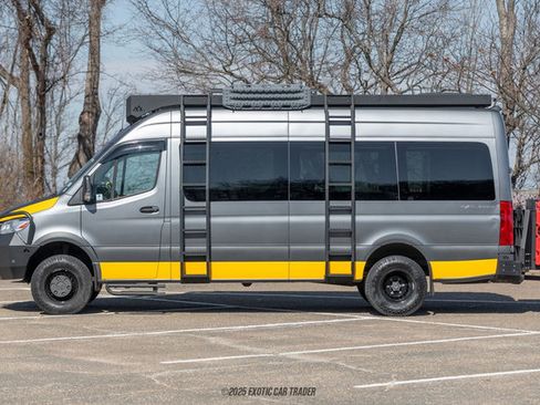 Used 2022 Mercedes-Benz Sprinter 3500 image 3