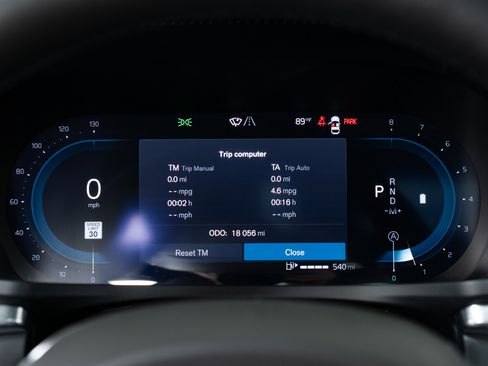 Used 2024 Volvo V60 B5 Cross Country Plus image 18