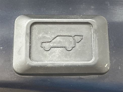 Used 2023 Toyota RAV4 XLE Premium image 30