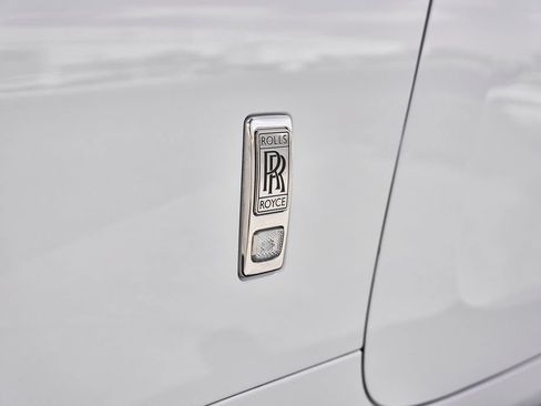 Used 2018 Rolls-Royce Dawn RWD image 10
