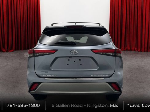 Certified 2021 Toyota Highlander Platinum AWD/4WD image 6
