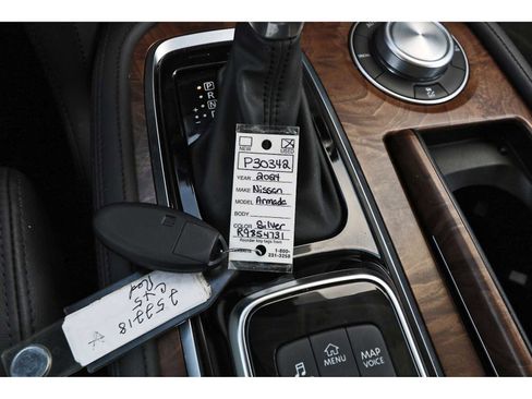 Used 2024 Nissan Armada SL w/ Captain's Chairs Package image 35