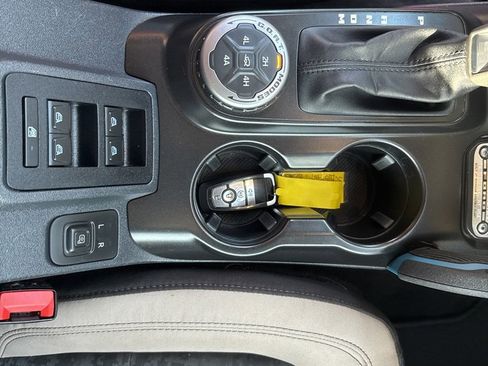 Used 2022 Ford Bronco Wildtrak image 34