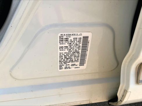 Used 2013 Nissan Rogue S FWD image 32