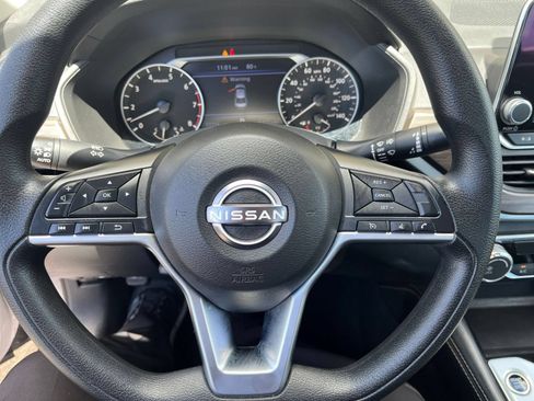 Used 2023 Nissan Altima 2.5 SV FWD image 25