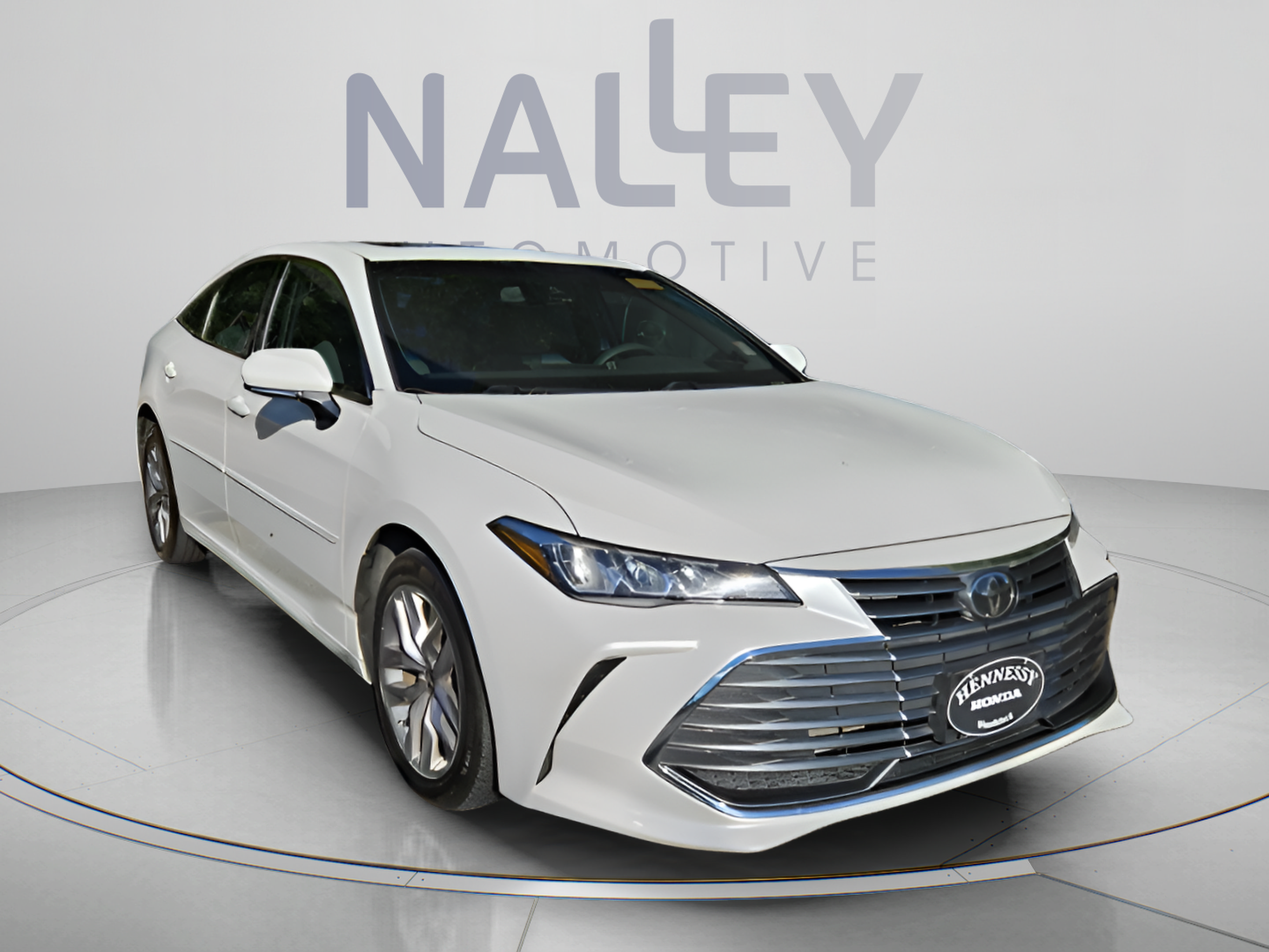 Used 2021 Toyota Avalon XLE w/ Moonroof Package AWD/4WD image 3
