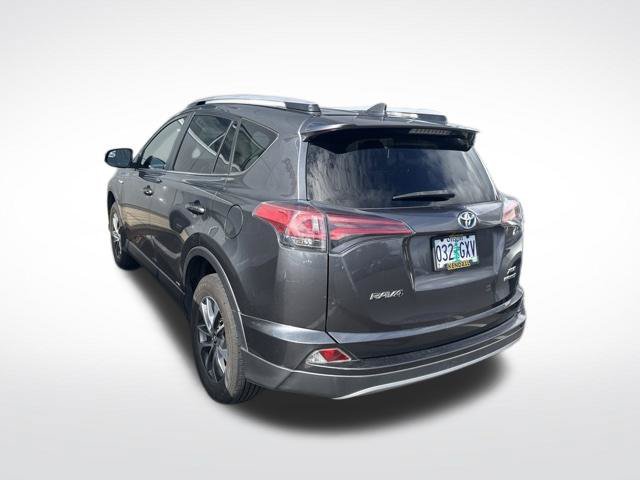 Used 2018 Toyota RAV4 XLE AWD/4WD image 3