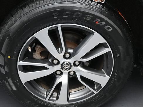 Used 2016 Toyota RAV4 XLE image 37