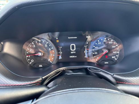 Used 2025 Jeep Compass Trailhawk AWD/4WD image 39
