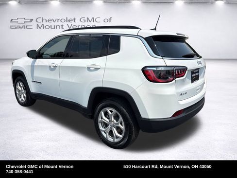 Used 2024 Jeep Compass Latitude AWD/4WD image 3
