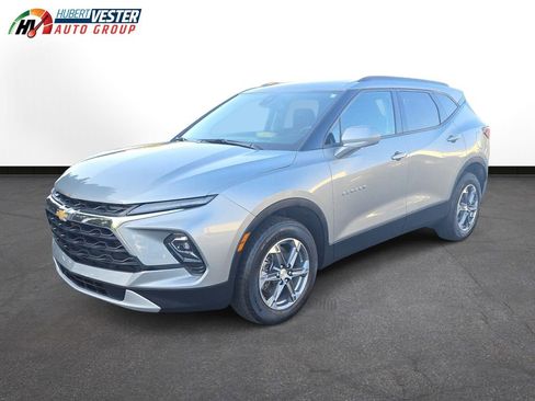 Used 2024 Chevrolet Blazer LT w/ Convenience Package FWD image 2