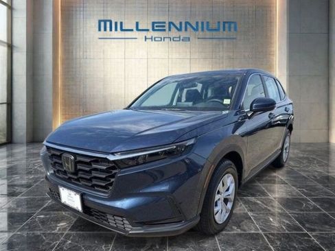Used 2023 Honda CR-V LX image 1