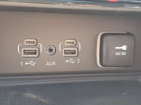 Used 2023 Jeep Grand Cherokee Altitude AWD/4WD image 17