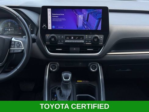 Used 2025 Toyota Grand Highlander AWD image 24