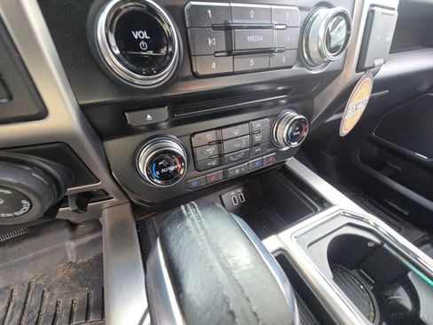 Used 2016 Ford F150 Platinum w/ Equipment Group 701A Luxury image 14