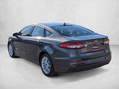 Used 2019 Ford Fusion SE FWD image 8