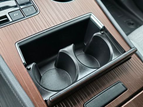 Used 2021 Toyota Sienna LE image 30